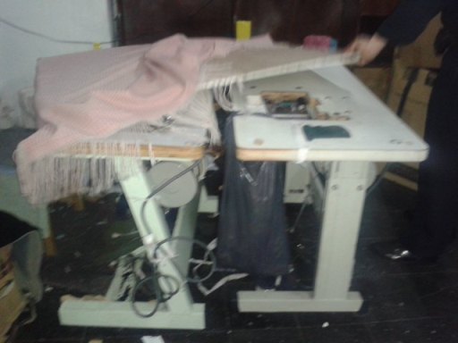 Lugar de trabajo en un taller que confecciona ropa para las grandes marcas